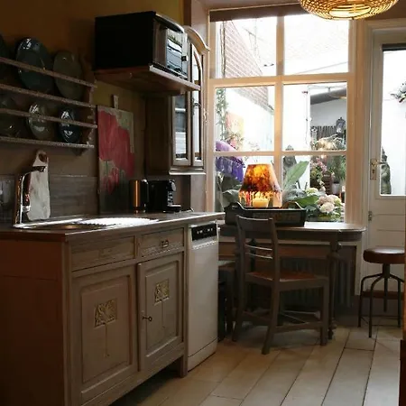 Downtown46 Bed and Breakfast Bergen op Zoom Buitenkant foto